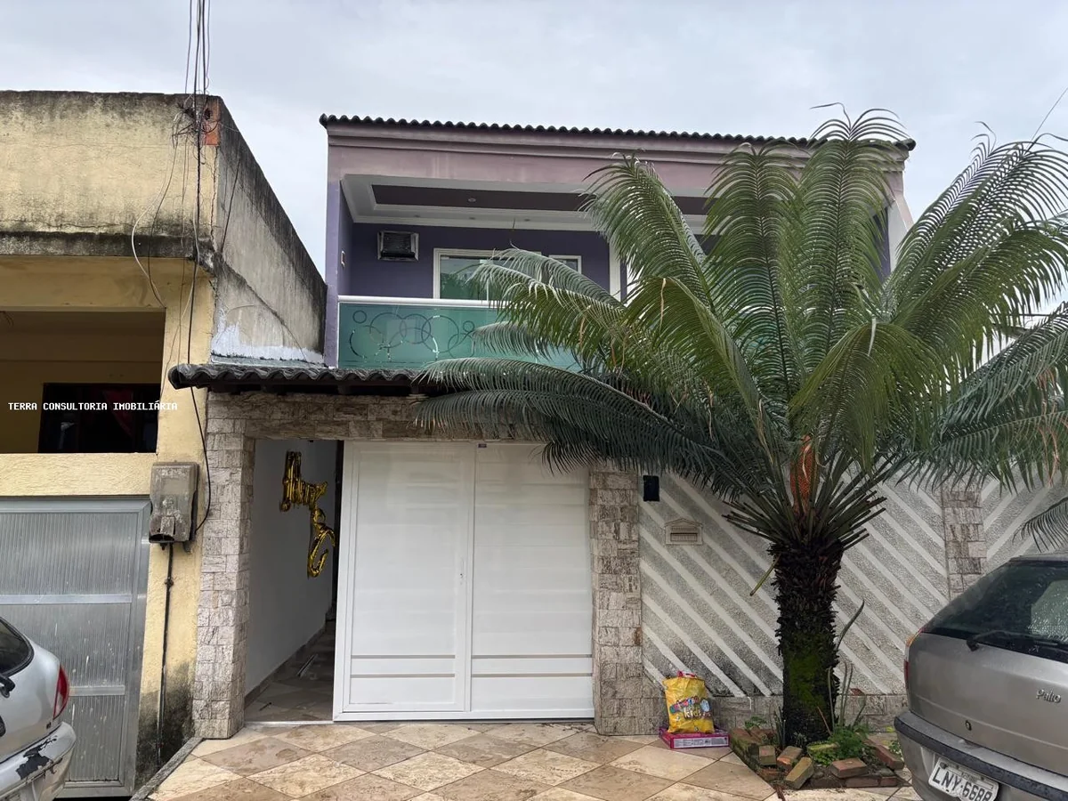 Fachada de casa anunciada pela Terra em Santíssimo
